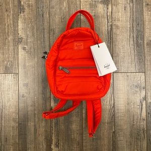 👀👀 Herschel Fiery Red Nova Mini